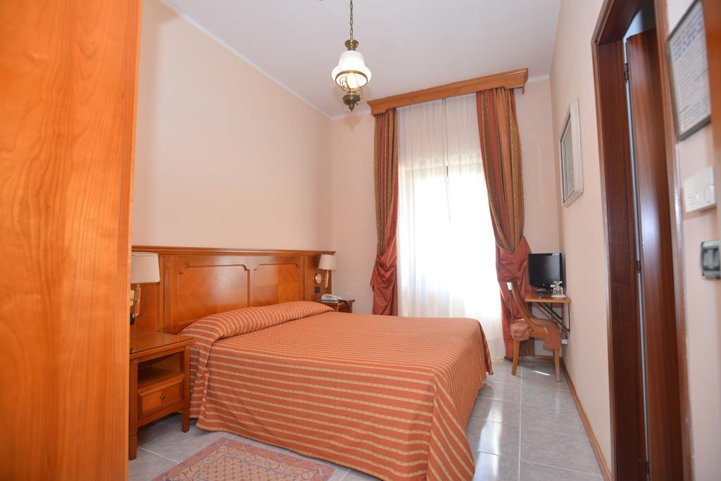 Hotel Acqui & Centro Benessere Acqui Terme Habitación foto