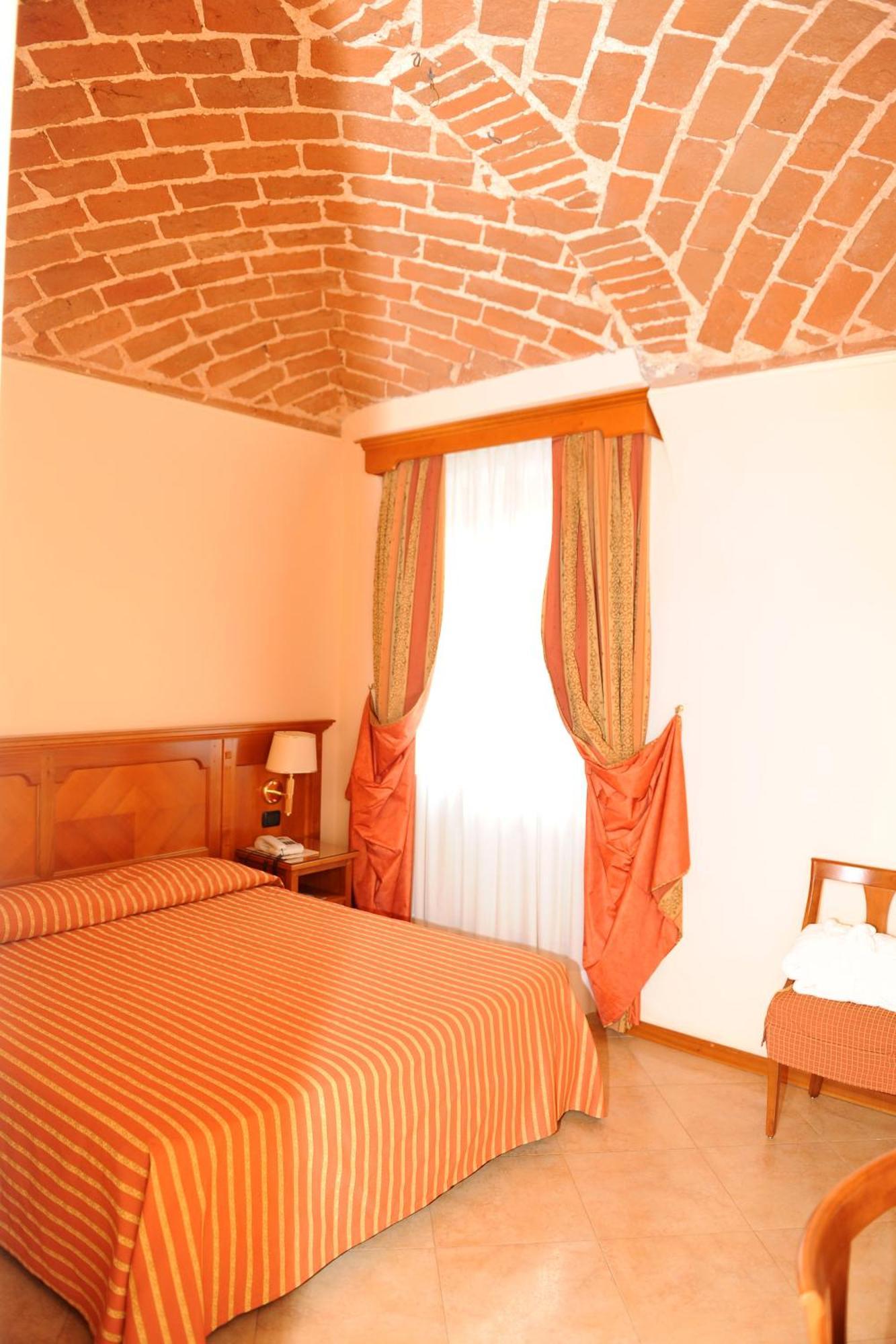 Hotel Acqui & Centro Benessere Acqui Terme Habitación foto