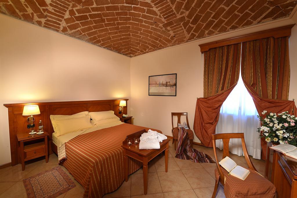Hotel Acqui & Centro Benessere Acqui Terme Habitación foto